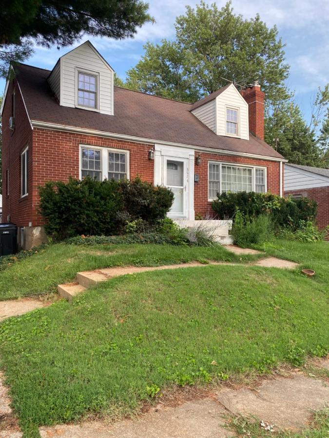 Cozy Room Near Airport & Highway Saint Louis Exterior photo